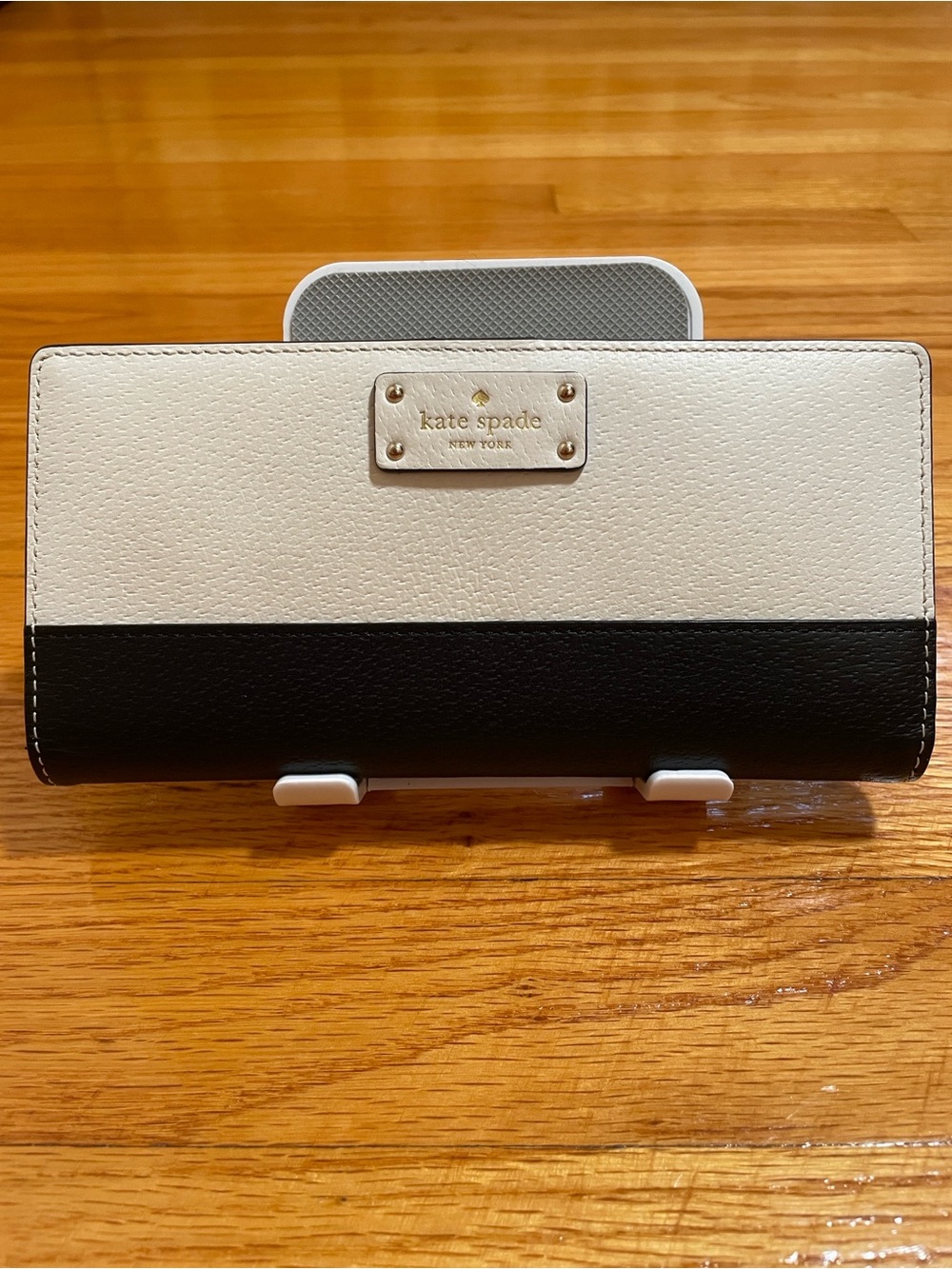 Kate Spade Two-Tone Cream and Black Continental Wallet Zip Closure